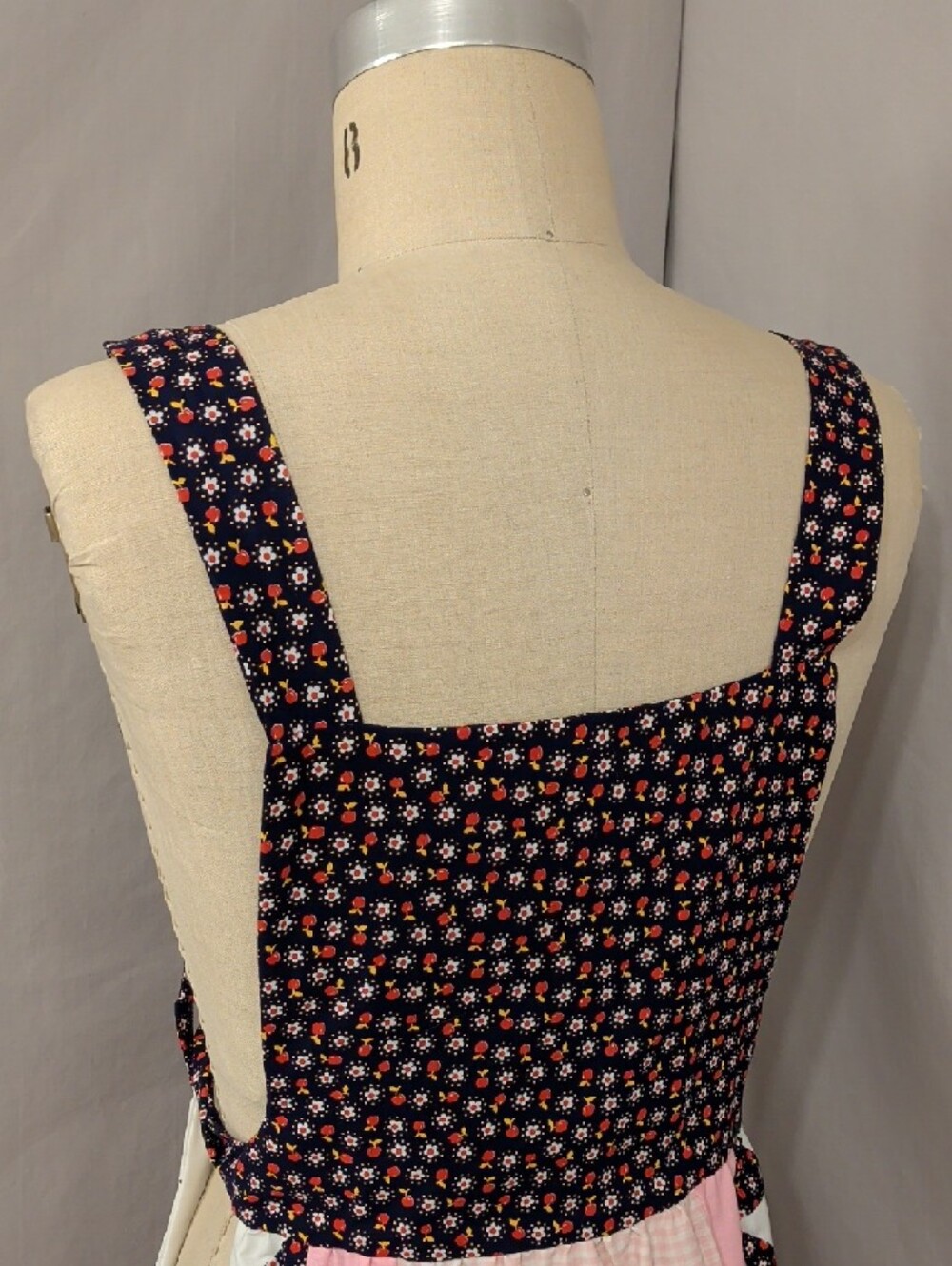 Handmade Apron Printed Maxi Pink Floral & Gingham Check Quilt like Panels Adjust - Picture 4 of 11